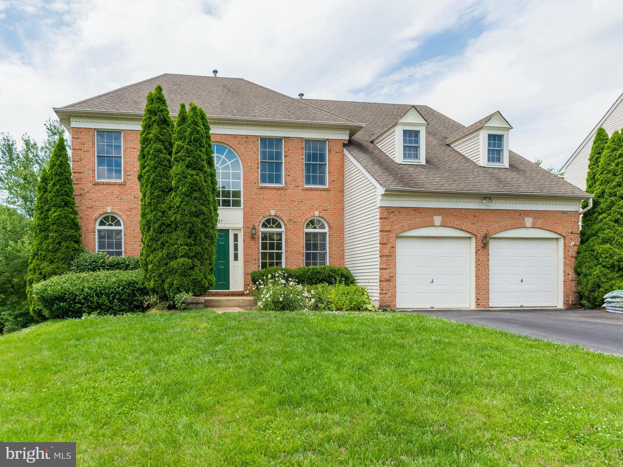 RIDGEGATE WOODS - Residential