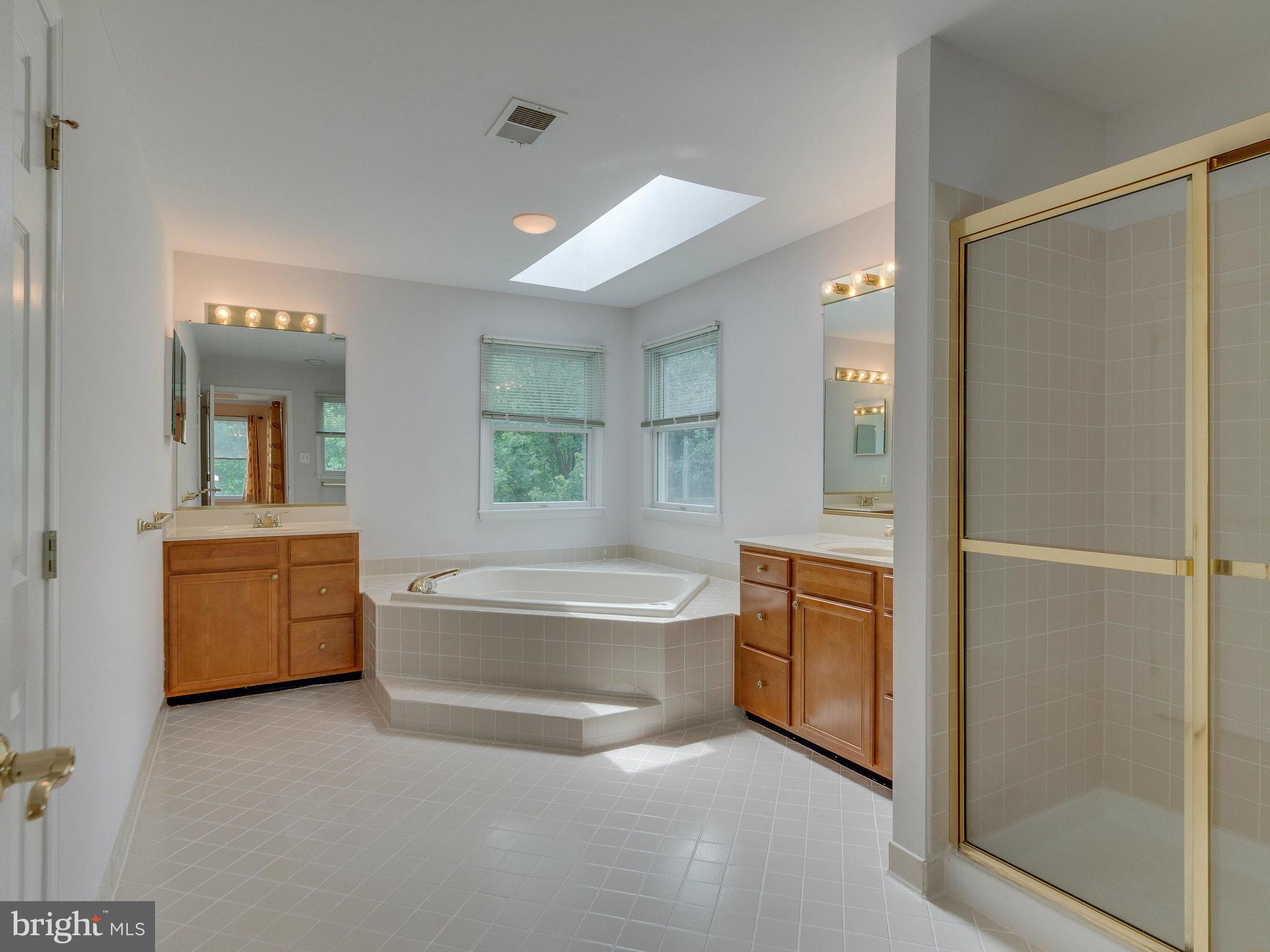 RIDGEGATE WOODS - Residential