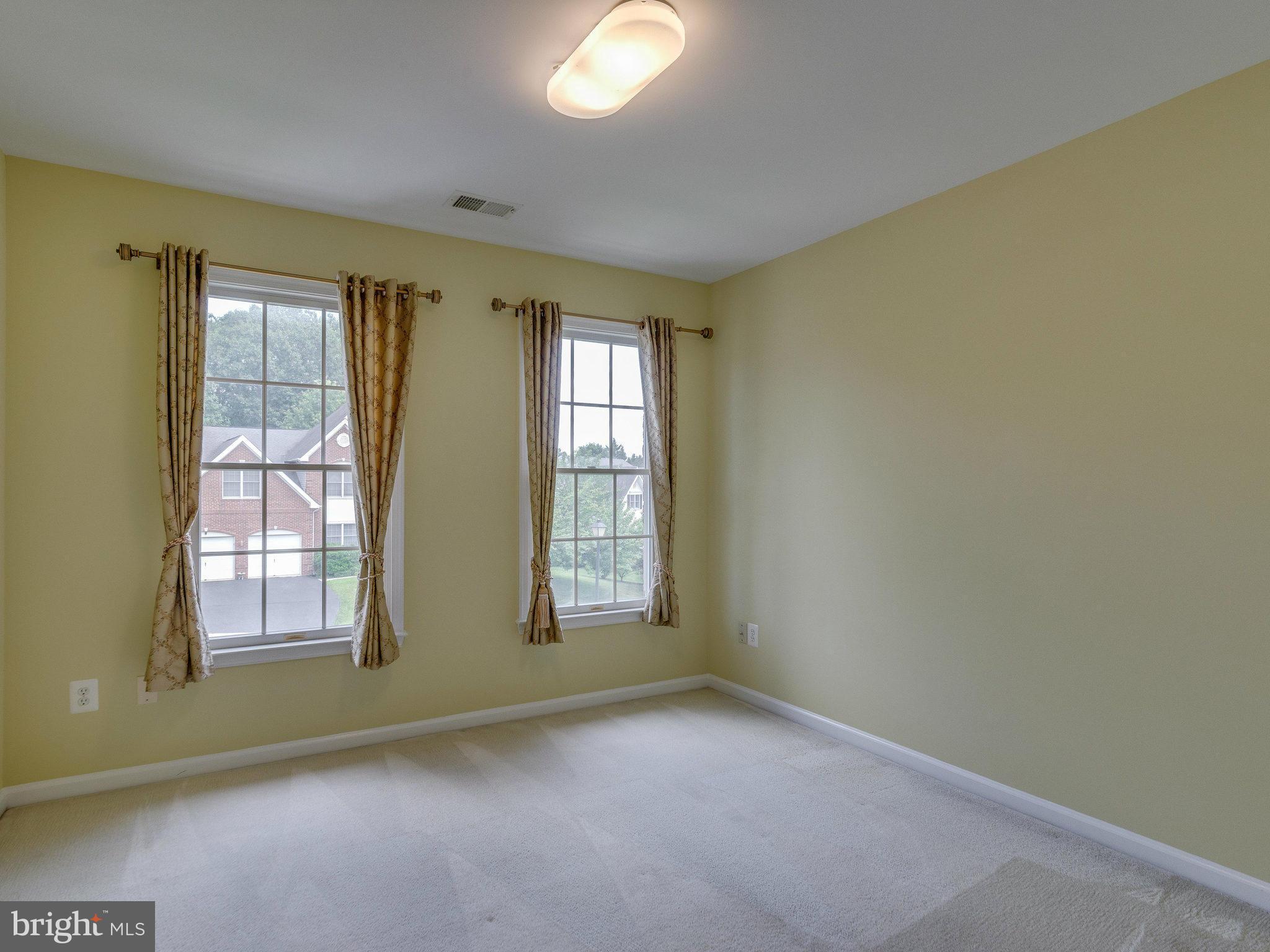 RIDGEGATE WOODS - Residential