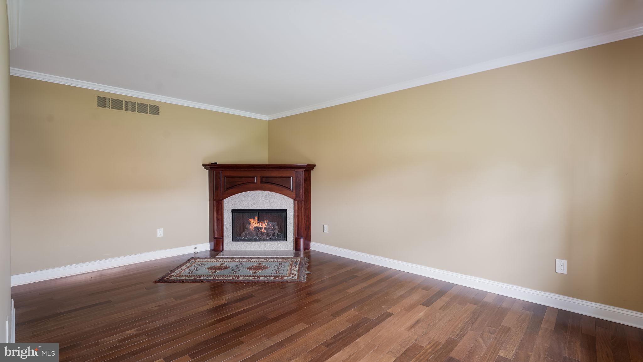 SILVER LAKE AT NEW - Residential