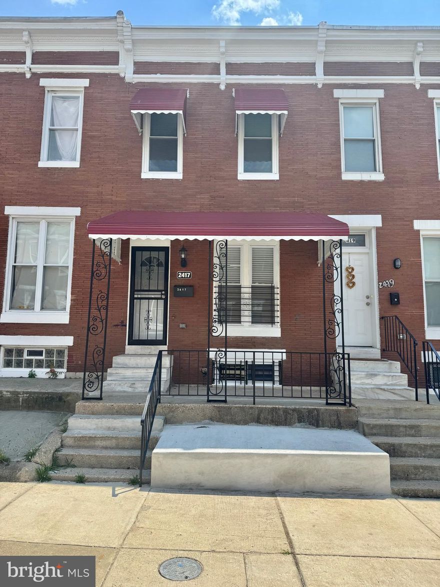 MUST SEE! 3 BEDROOM 1.5 FULL BATH UPDATED ROW HOME TOTALING 1,890 SQ FT.  MAIN LEVEL HAS LUXURY VINYL PLANK FLOORING THROUGHOUT! FAMILY ROOM  AND DINING ROOM W/ LIGHTED CEILING FAN! UPDATED KITCHEN W/ NEW CABINETS, LIGHTING AND SS APPLIANCES.  GAS STOVE!  UPPER LEVEL HAS 3 BEDROOMS EACH W/ LIGHTED CEILING FAN.  BATHROOM WITH UPDATED TILED TUB SHOWER, NICHE,  NEW VANITY, TOILET AND LIGHT FIXTURE!  BASEMENT IS NOT FINISHED, BUT HAS WASHER AND DRYER.  GREAT FOR STORAGE!