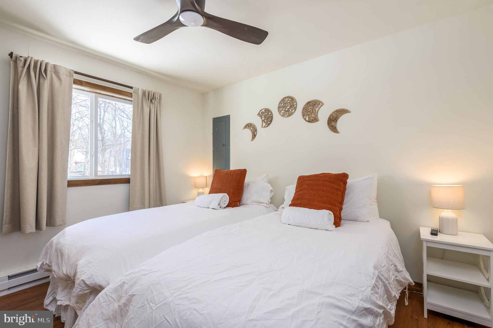 SAW CREEK ESTATES - Residential