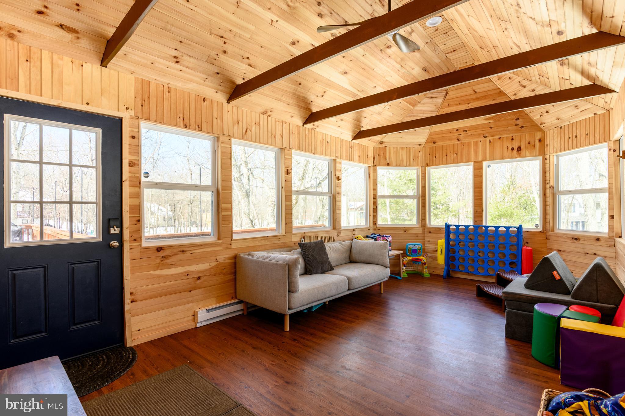 SAW CREEK ESTATES - Residential