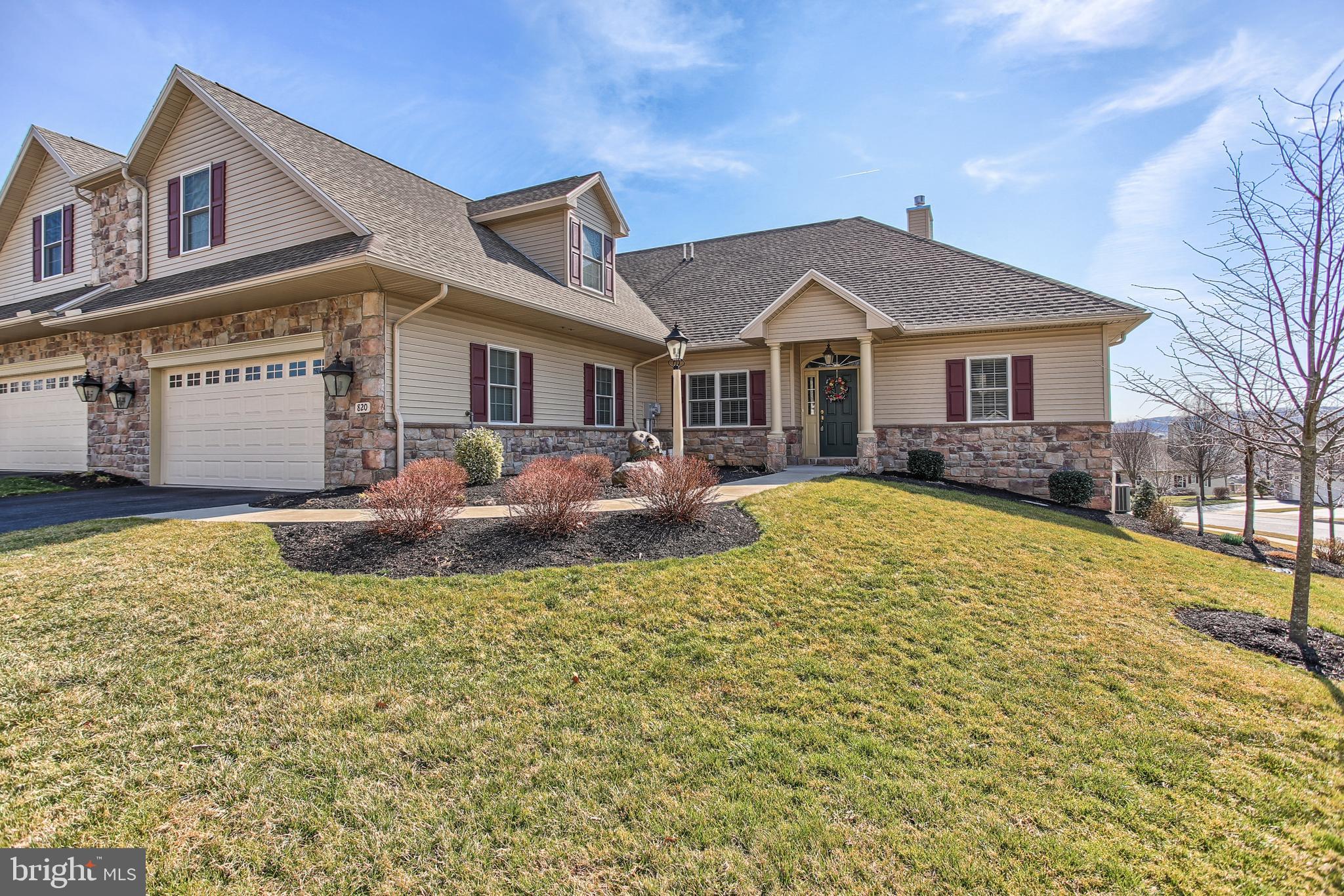 STONE HILL - Residential