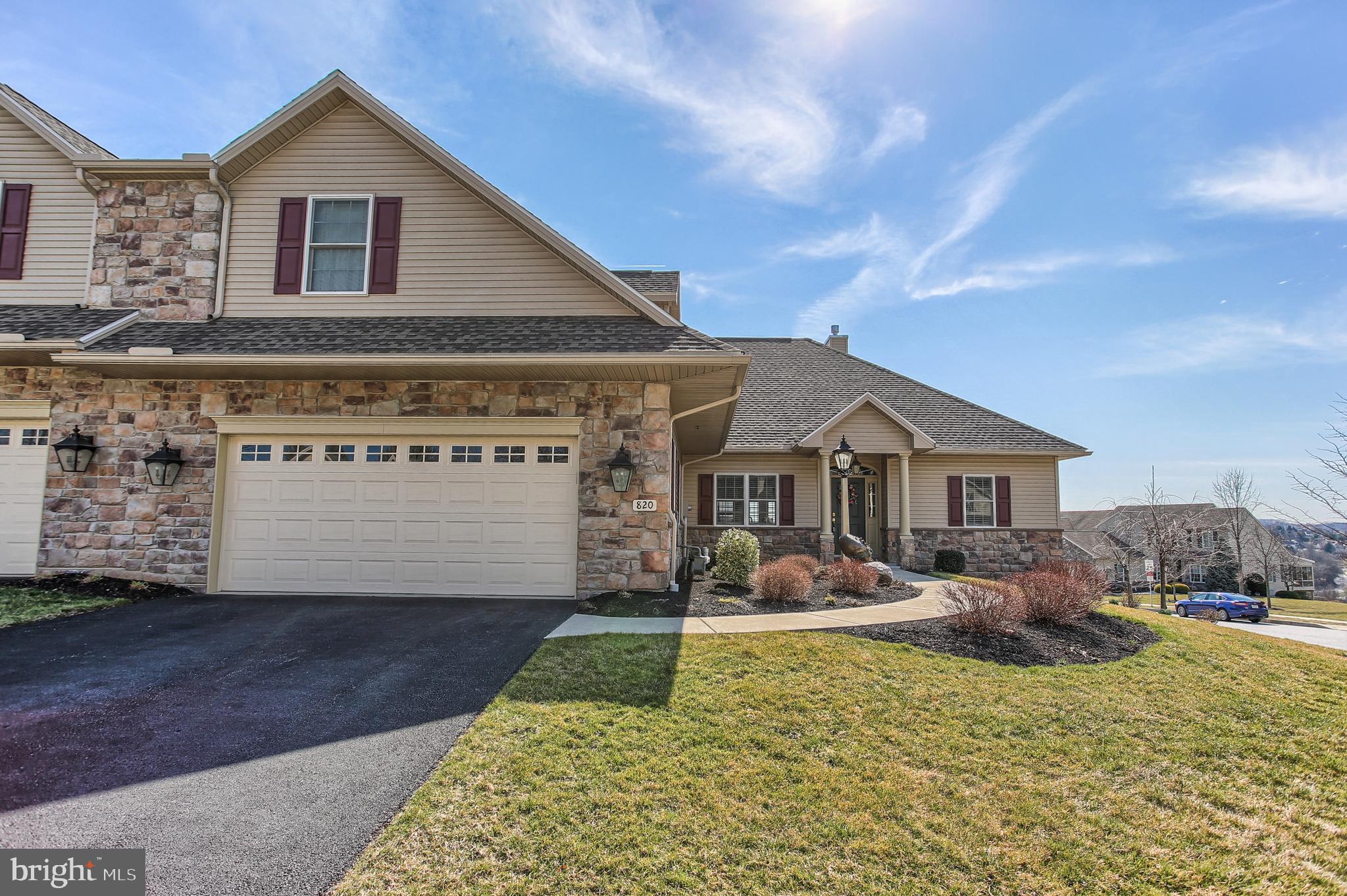 STONE HILL - Residential