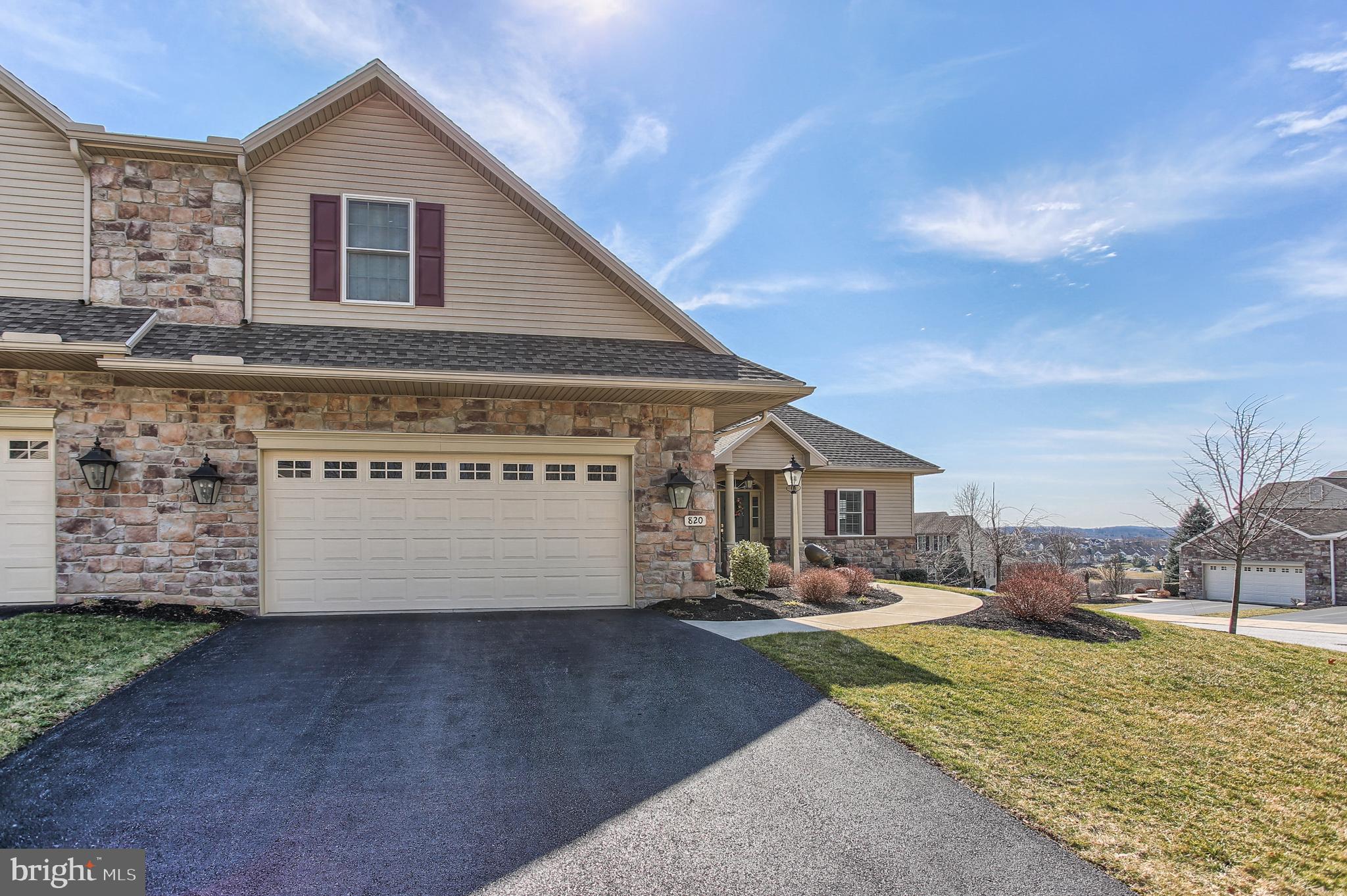 STONE HILL - Residential