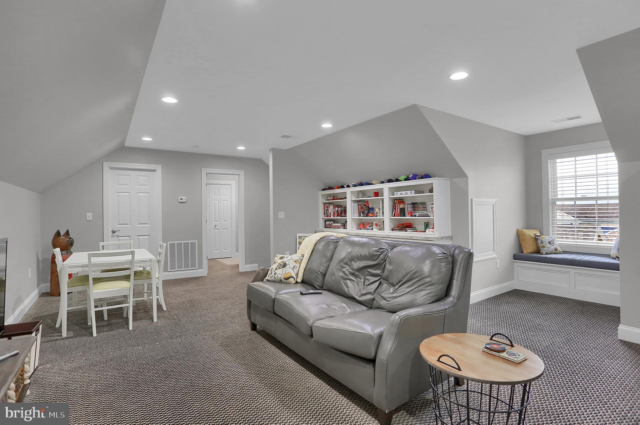 STONE HILL - Residential