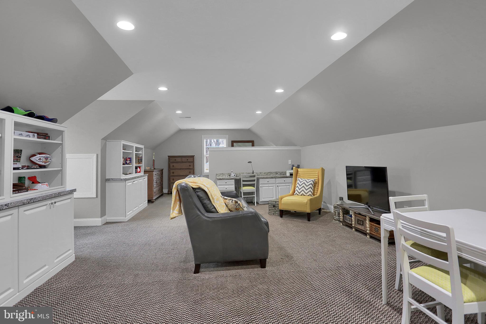 STONE HILL - Residential