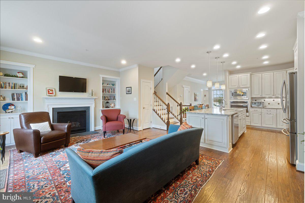 CARRIAGE HILL - Residential