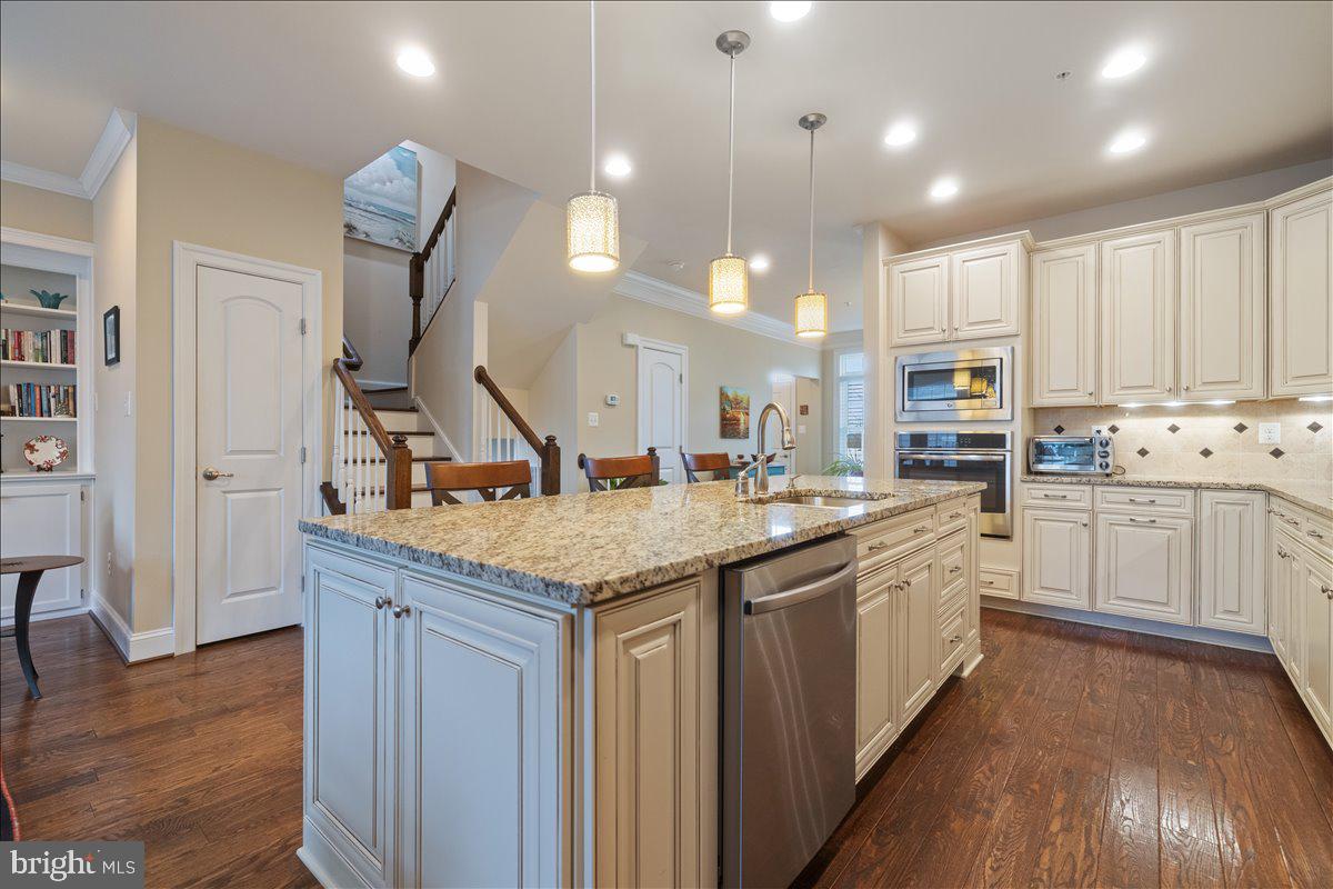 CARRIAGE HILL - Residential