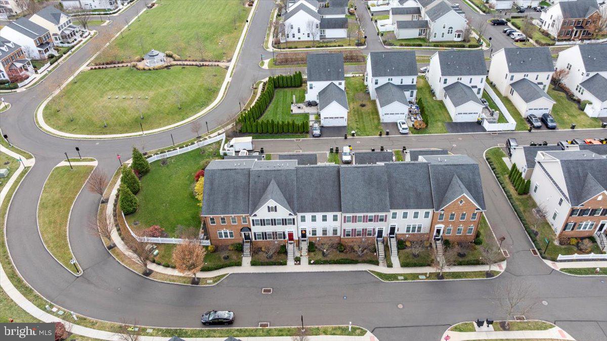 CARRIAGE HILL - Residential