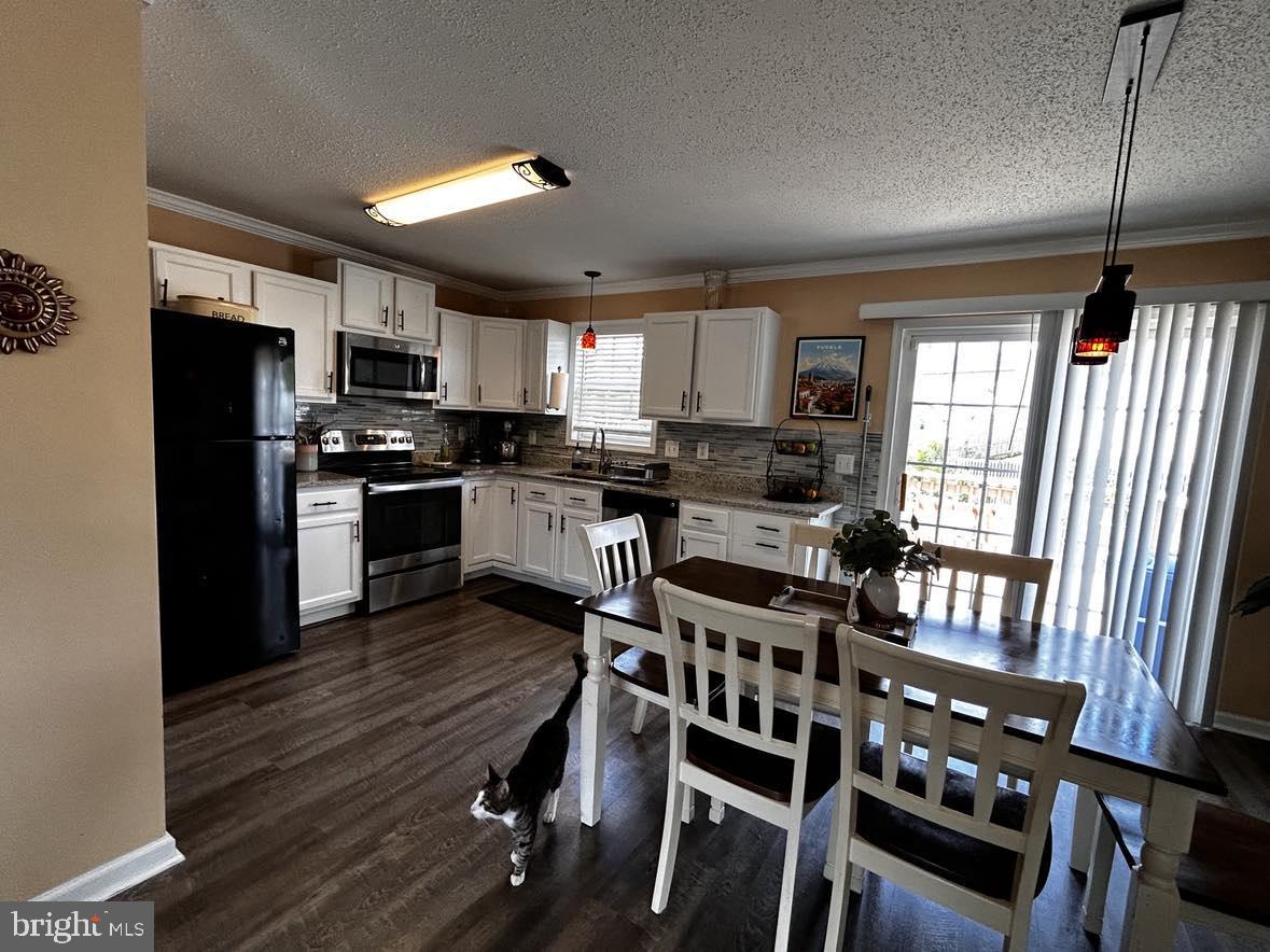 INWOOD MEADOWS - Residential