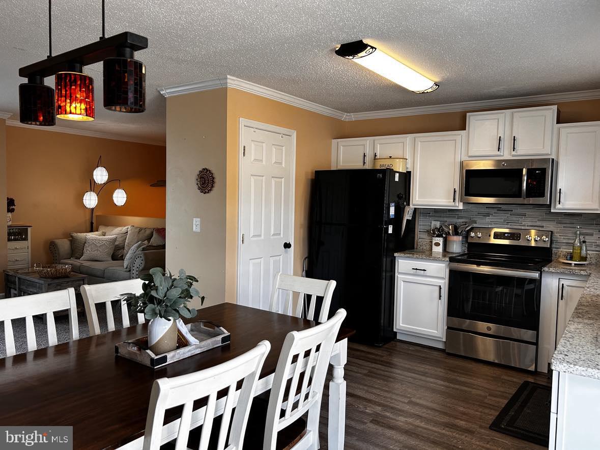 INWOOD MEADOWS - Residential