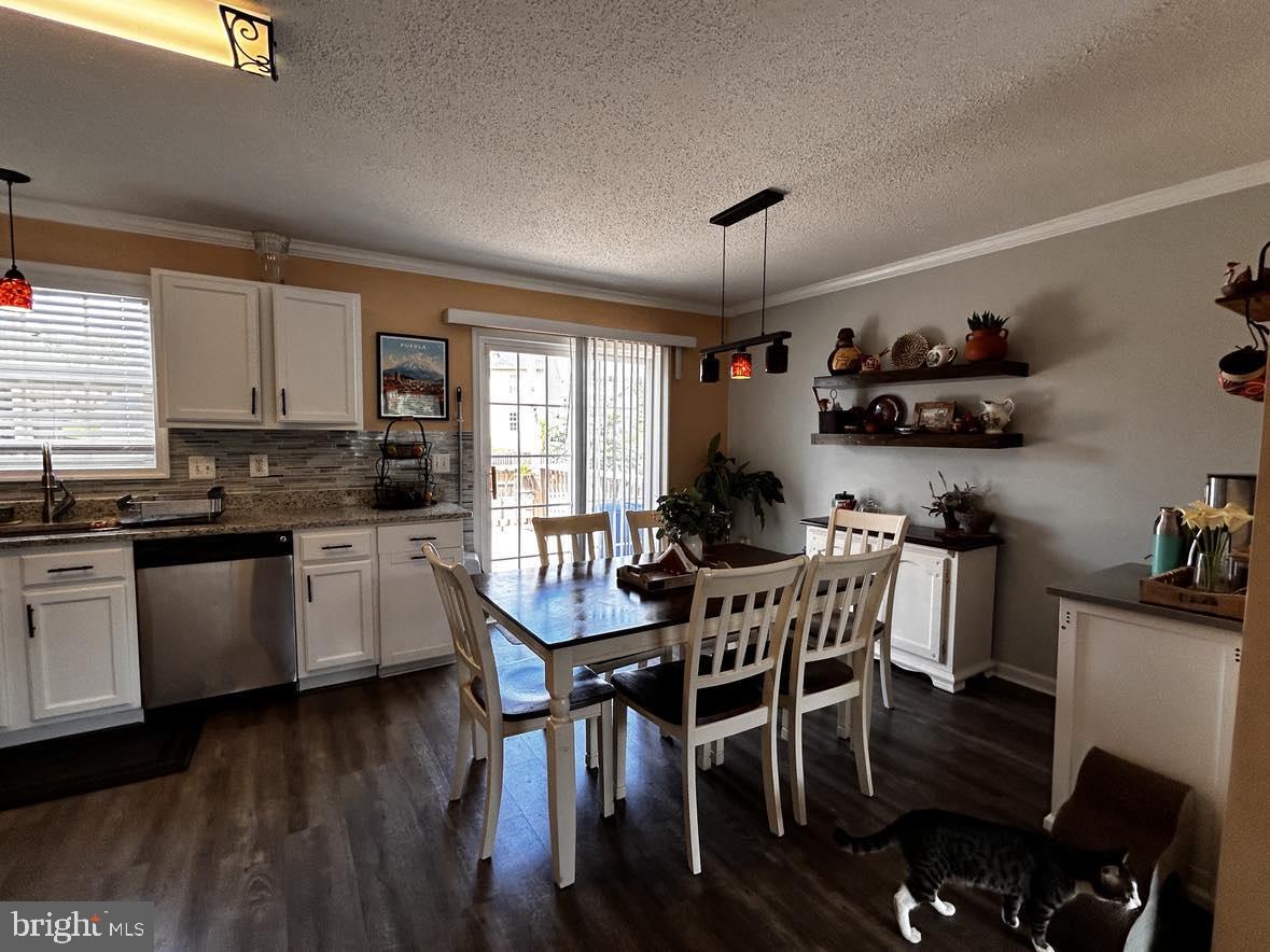 INWOOD MEADOWS - Residential