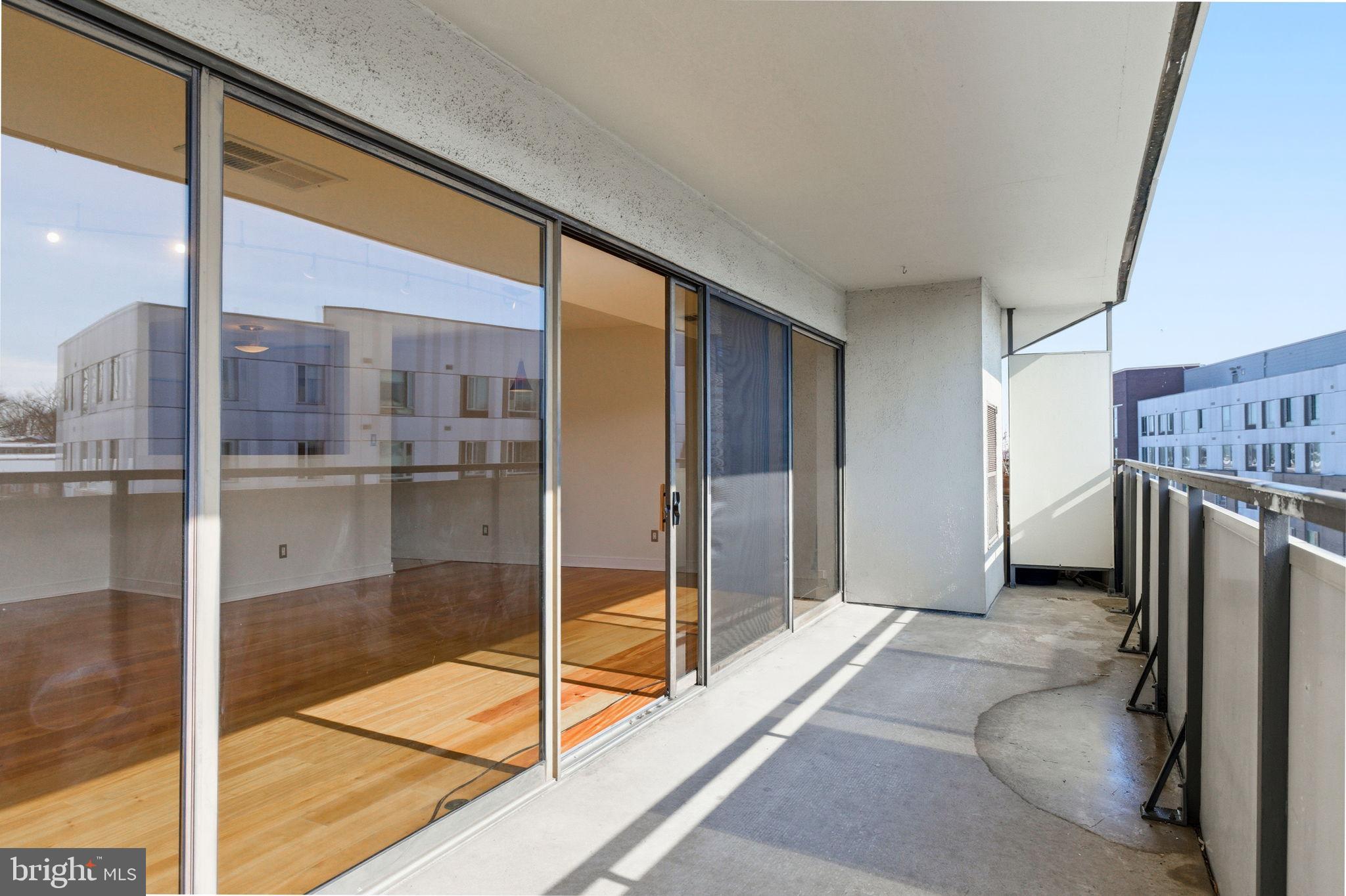 CARLYLE HOUSE - Residential