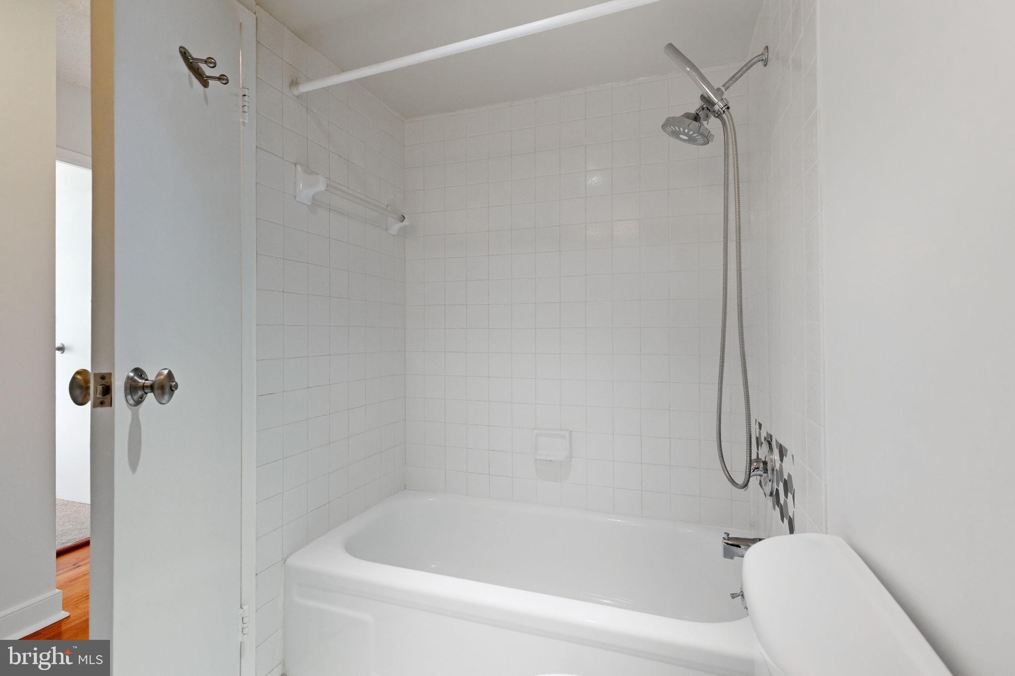 CARLYLE HOUSE - Residential