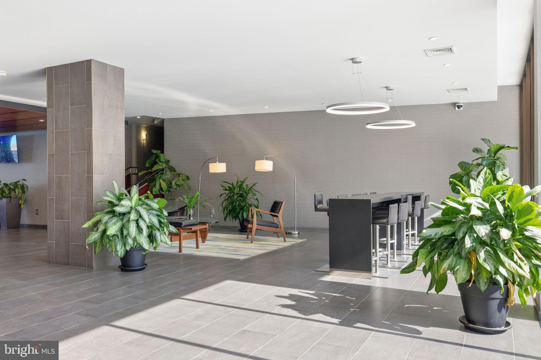 CARLYLE HOUSE - Residential