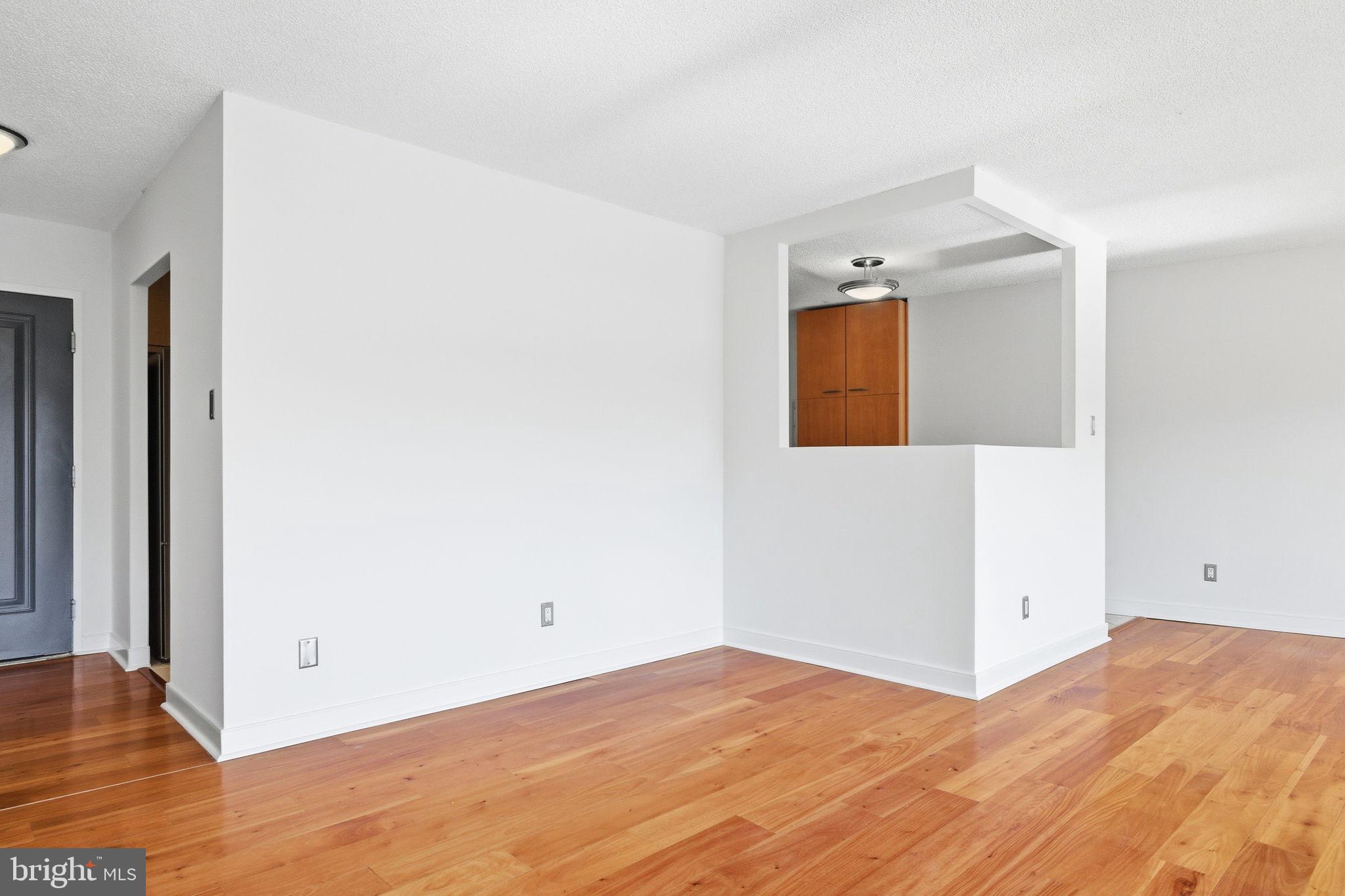 CARLYLE HOUSE - Residential