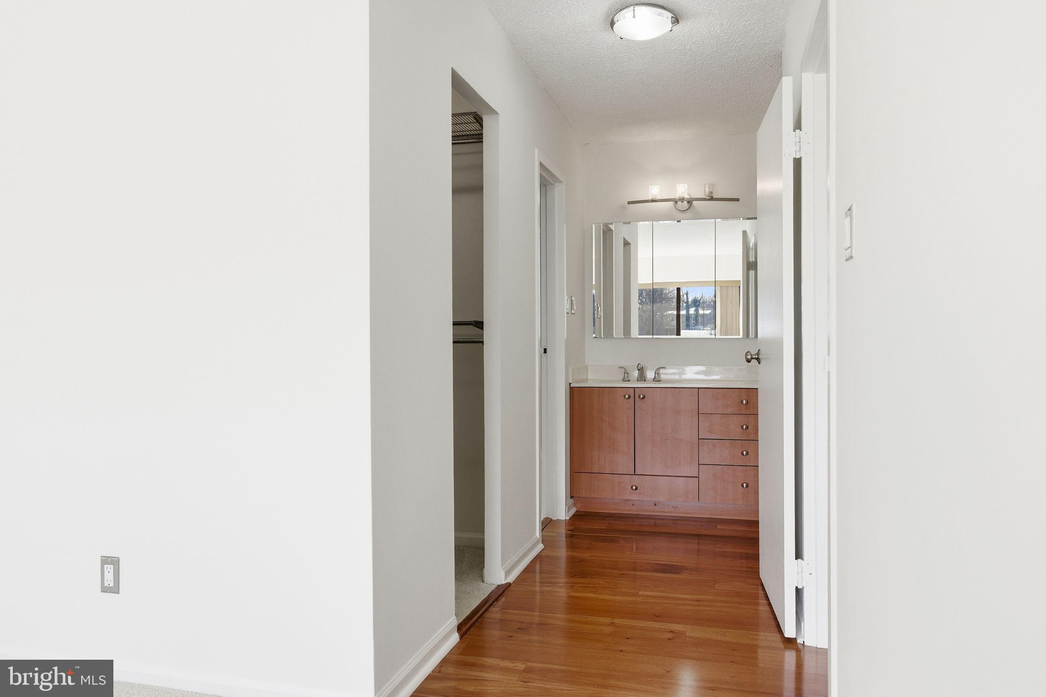 CARLYLE HOUSE - Residential