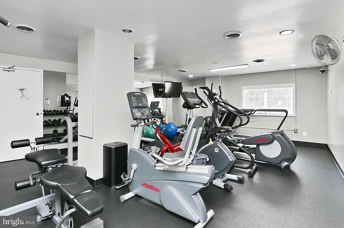 CARLYLE HOUSE - Residential