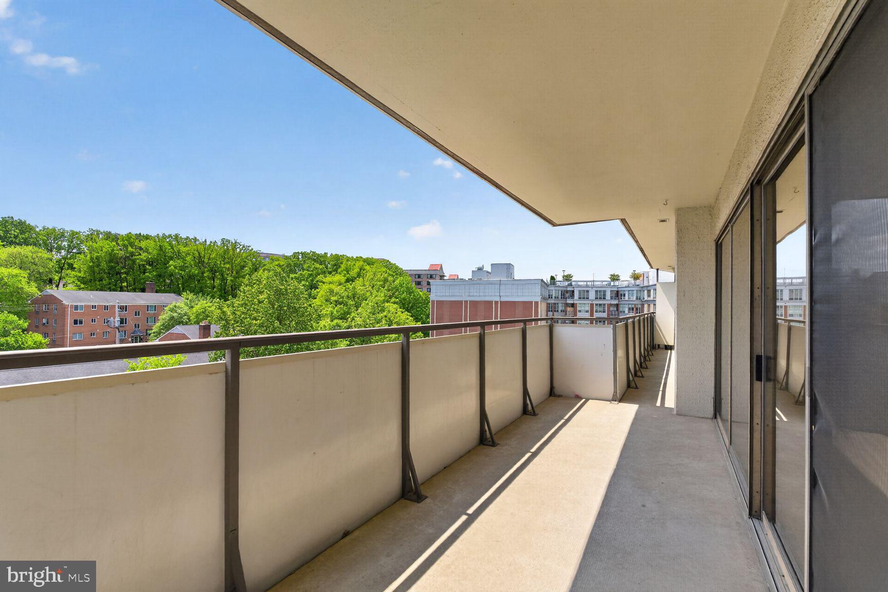 CARLYLE HOUSE - Residential