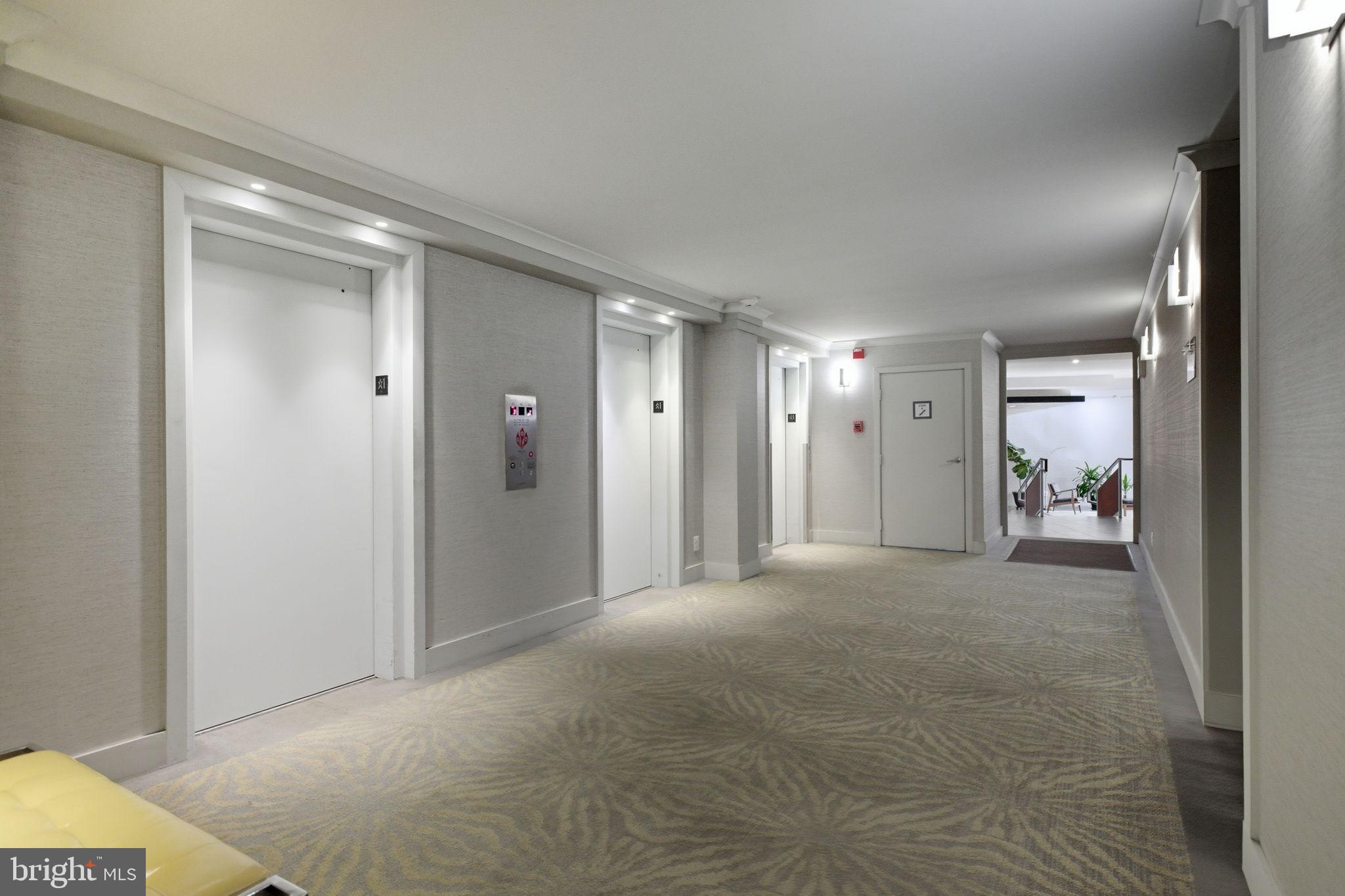 CARLYLE HOUSE - Residential