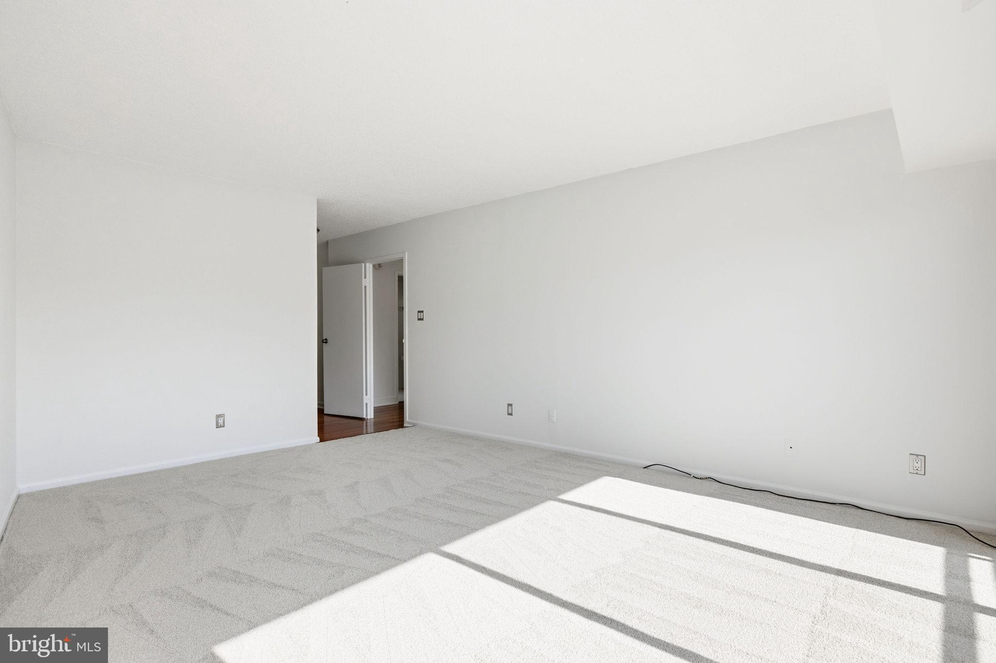 CARLYLE HOUSE - Residential