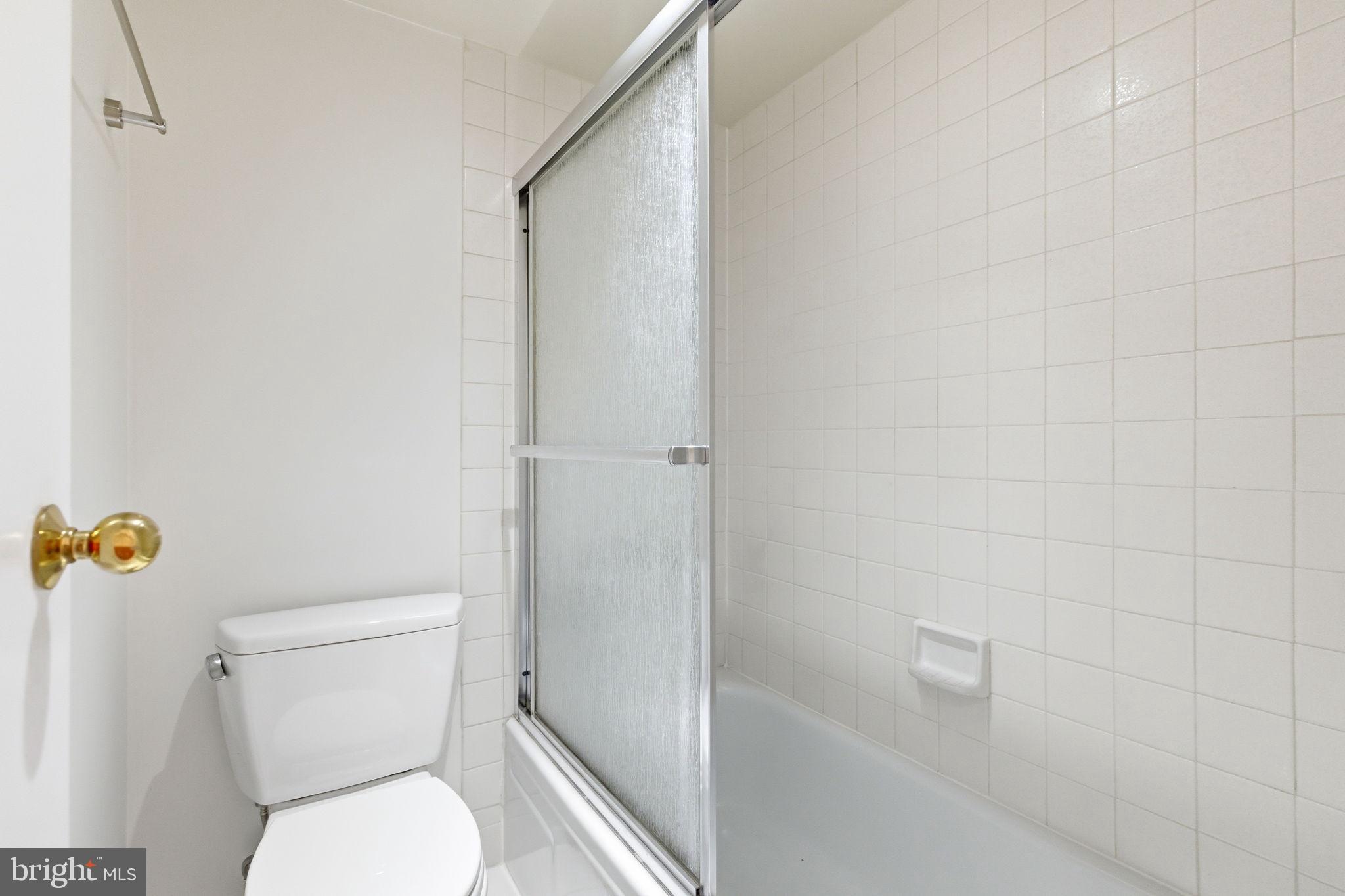 CARLYLE HOUSE - Residential