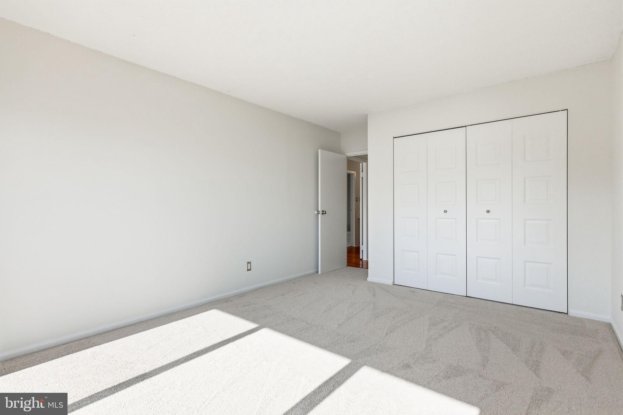 CARLYLE HOUSE - Residential