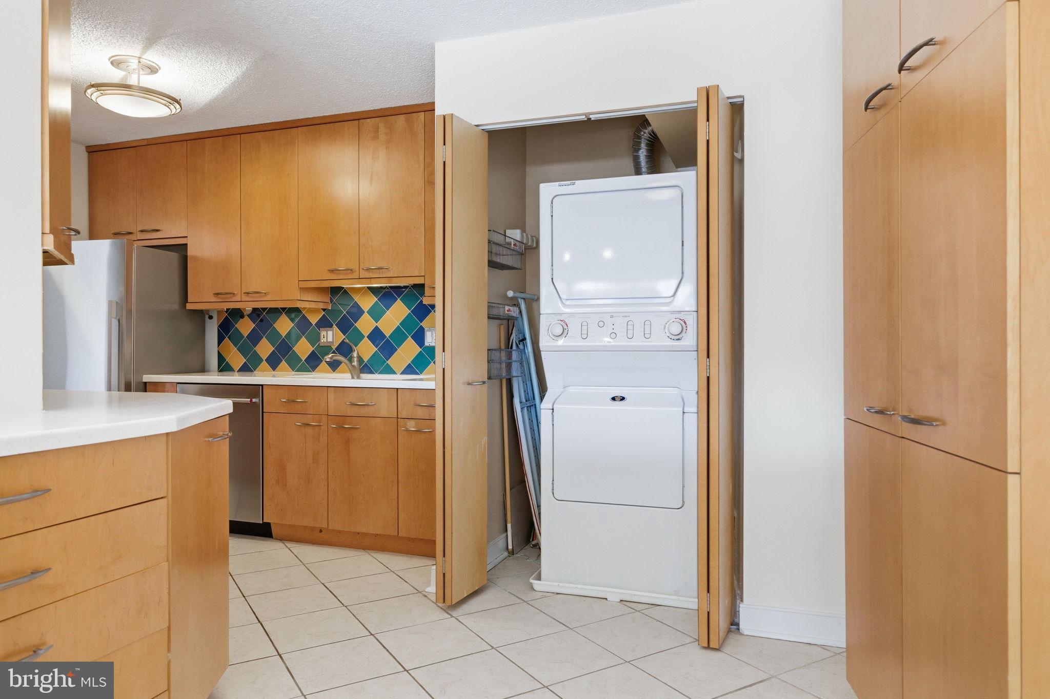 CARLYLE HOUSE - Residential