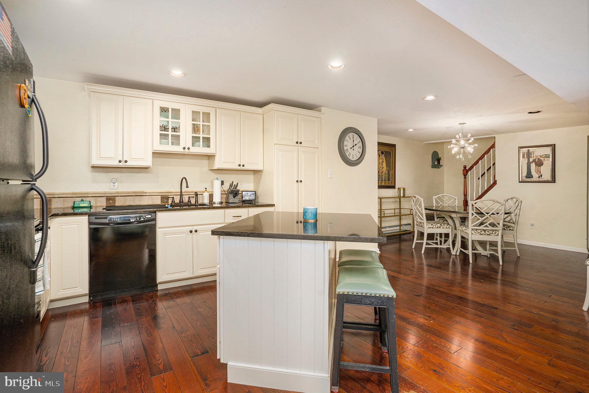 LANSDALE - Residential