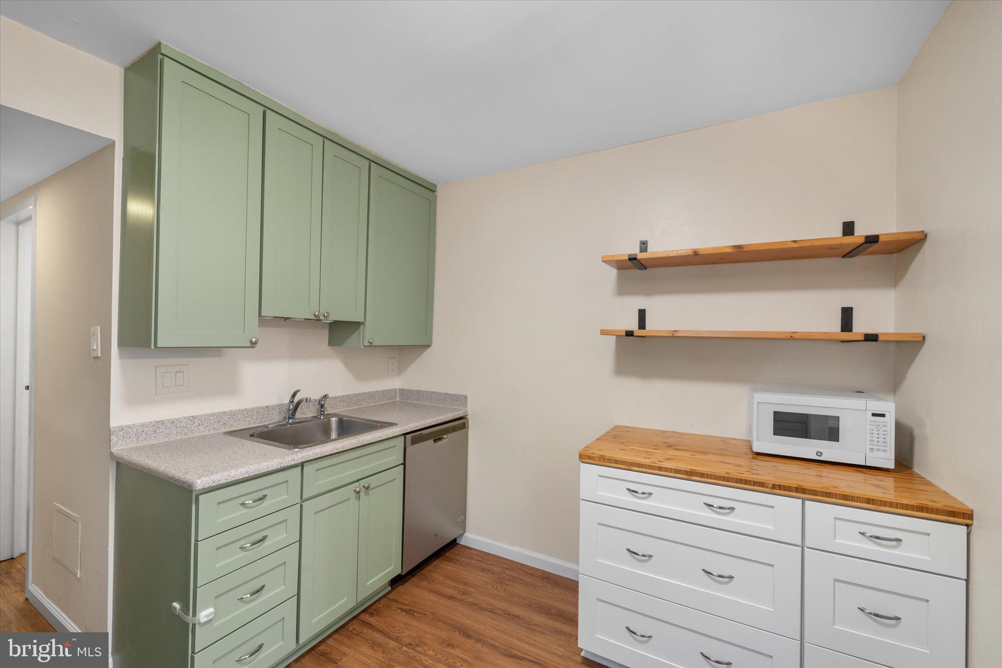 SOUTHGATE CONDO - Residential