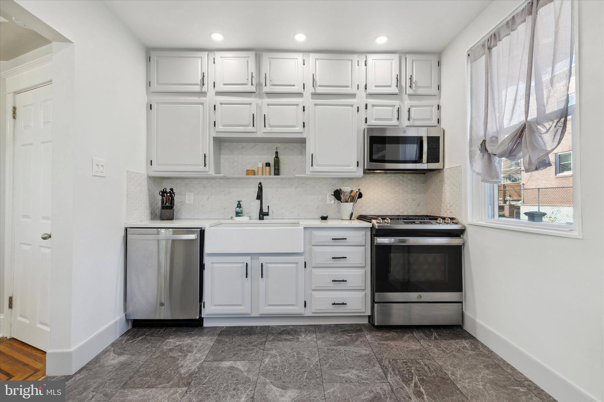 ROXBOROUGH - Residential