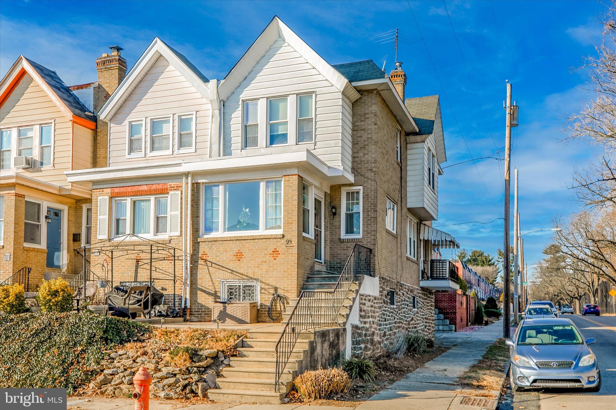 ROXBOROUGH - Residential
