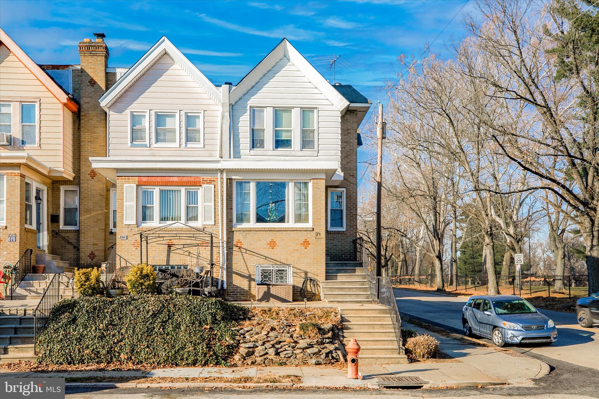ROXBOROUGH - Residential