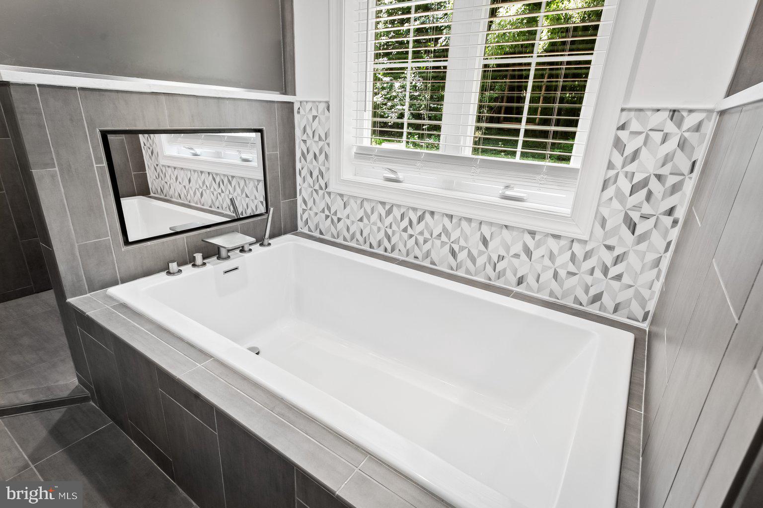 HOMELANDS - Residential Lease