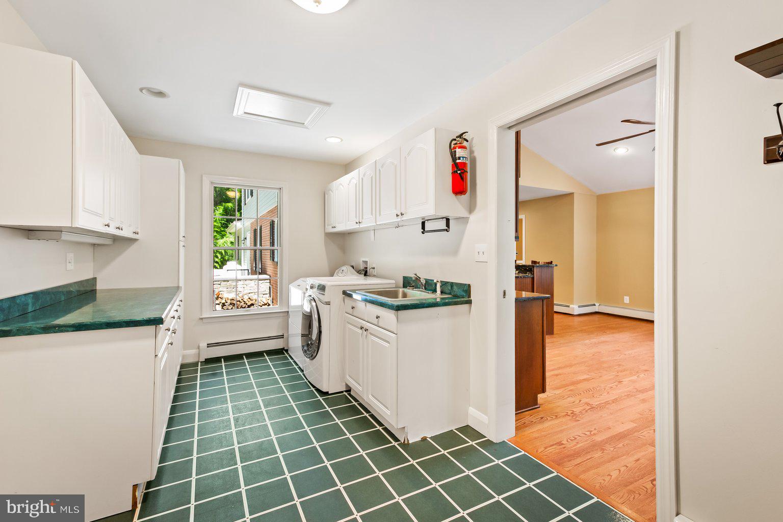 HOMELANDS - Residential Lease