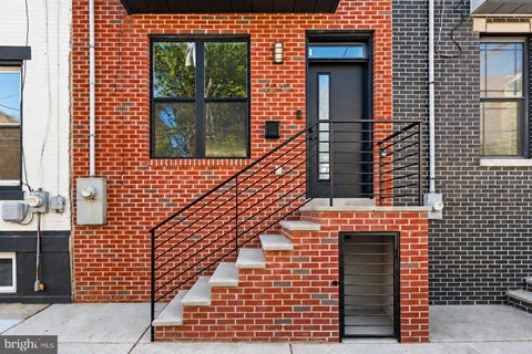 Townhouse For Sale - 2242 N Howard Street<br/> PHILADELPHIA, PA 19133