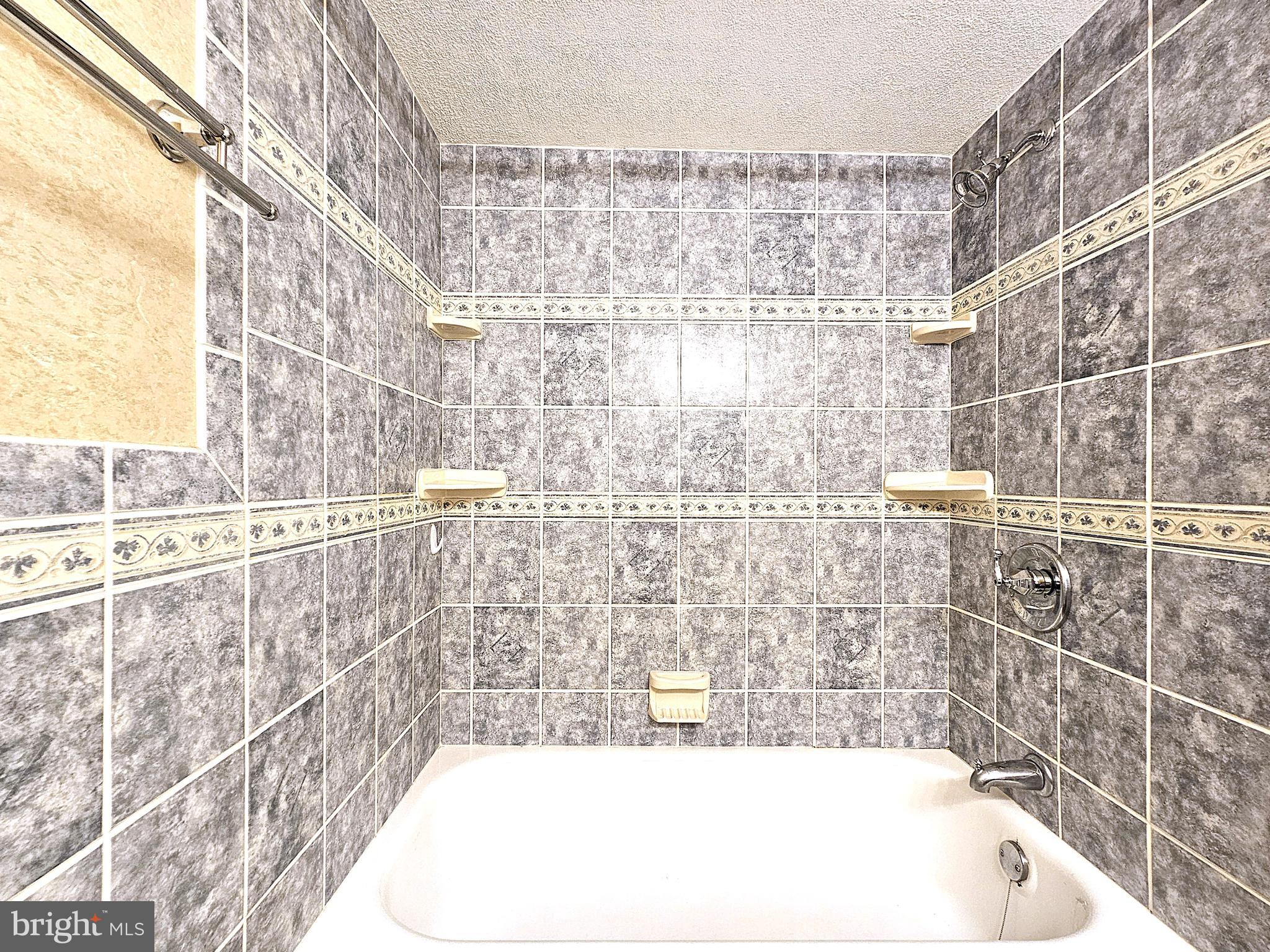 SHADOWOOD - Residential Lease