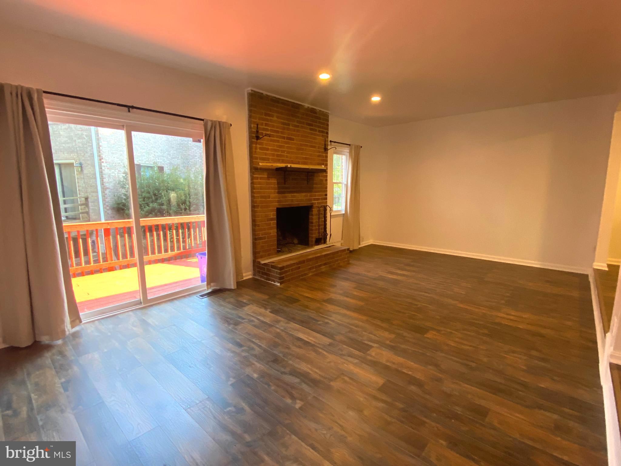 LAYHILL SQUARE - Residential Lease