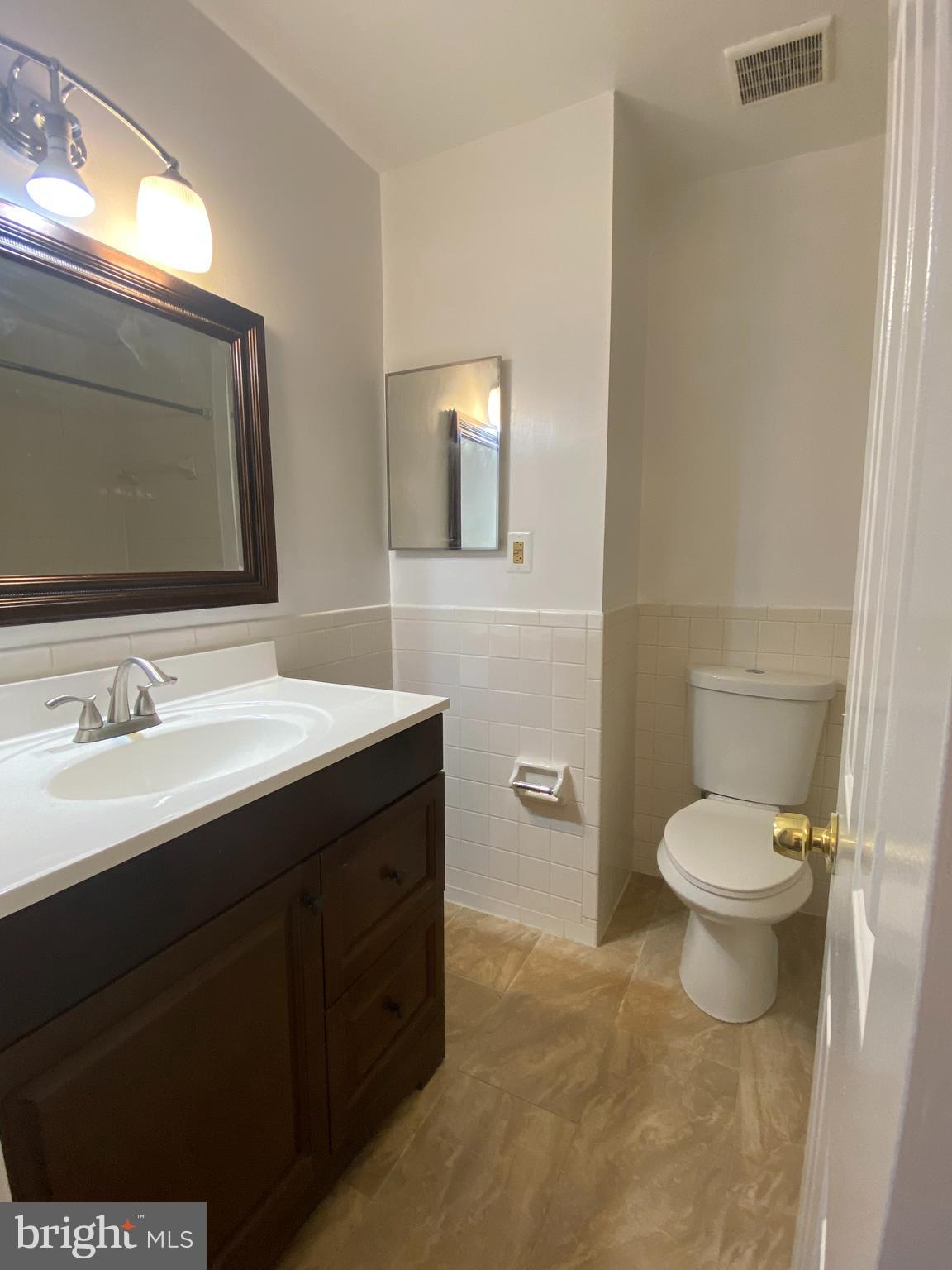 LAYHILL SQUARE - Residential Lease