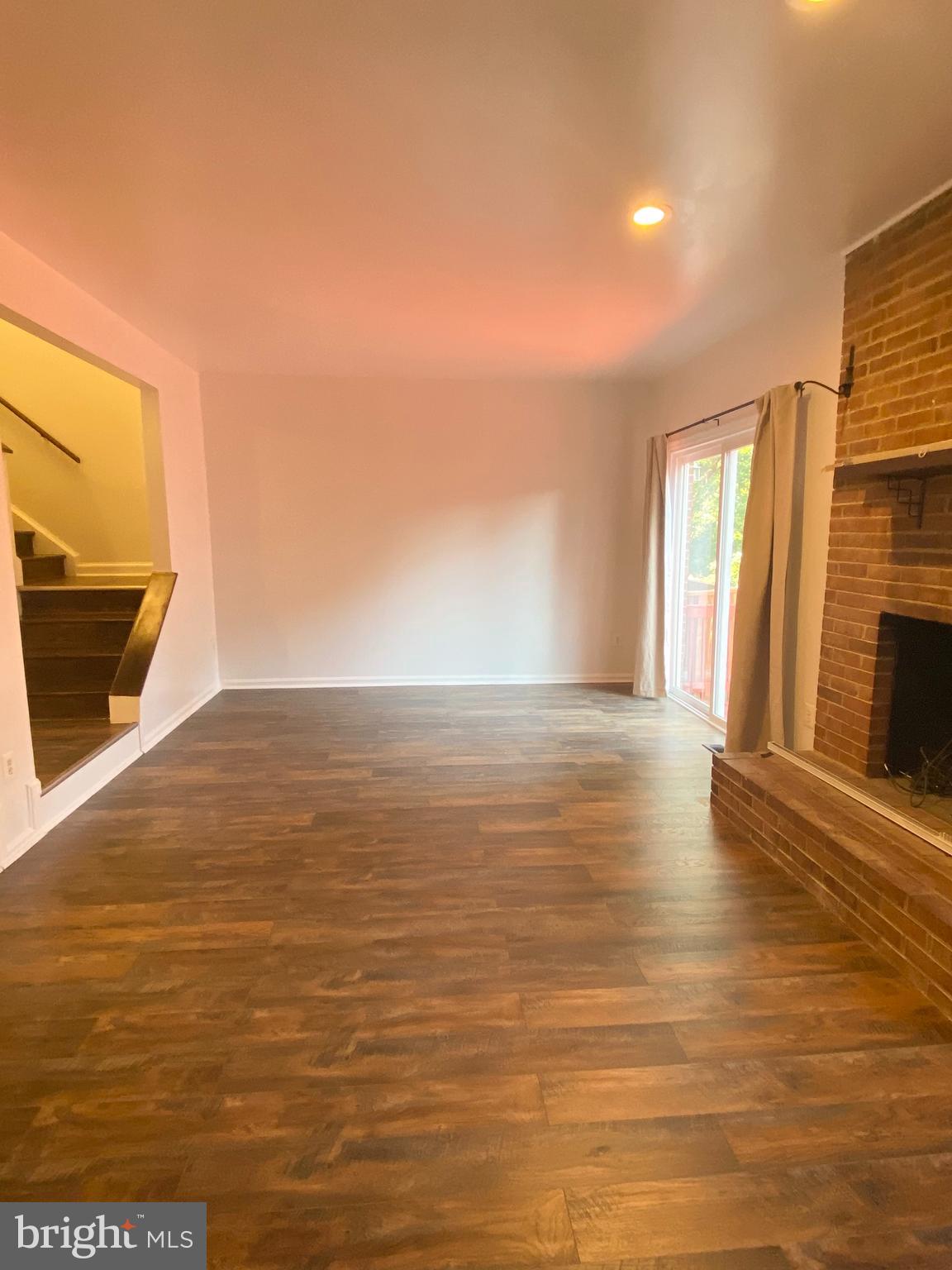 LAYHILL SQUARE - Residential Lease