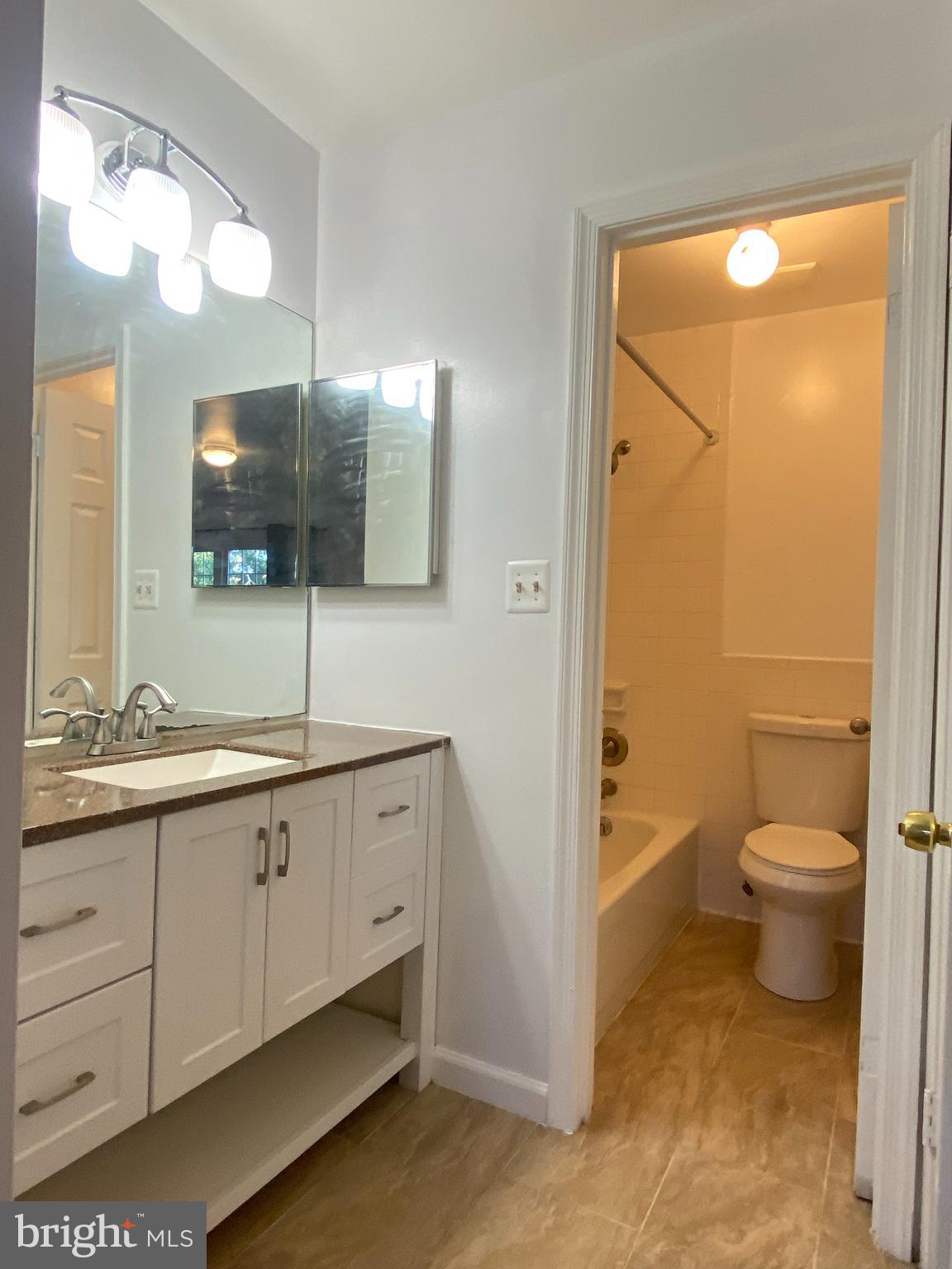 LAYHILL SQUARE - Residential Lease