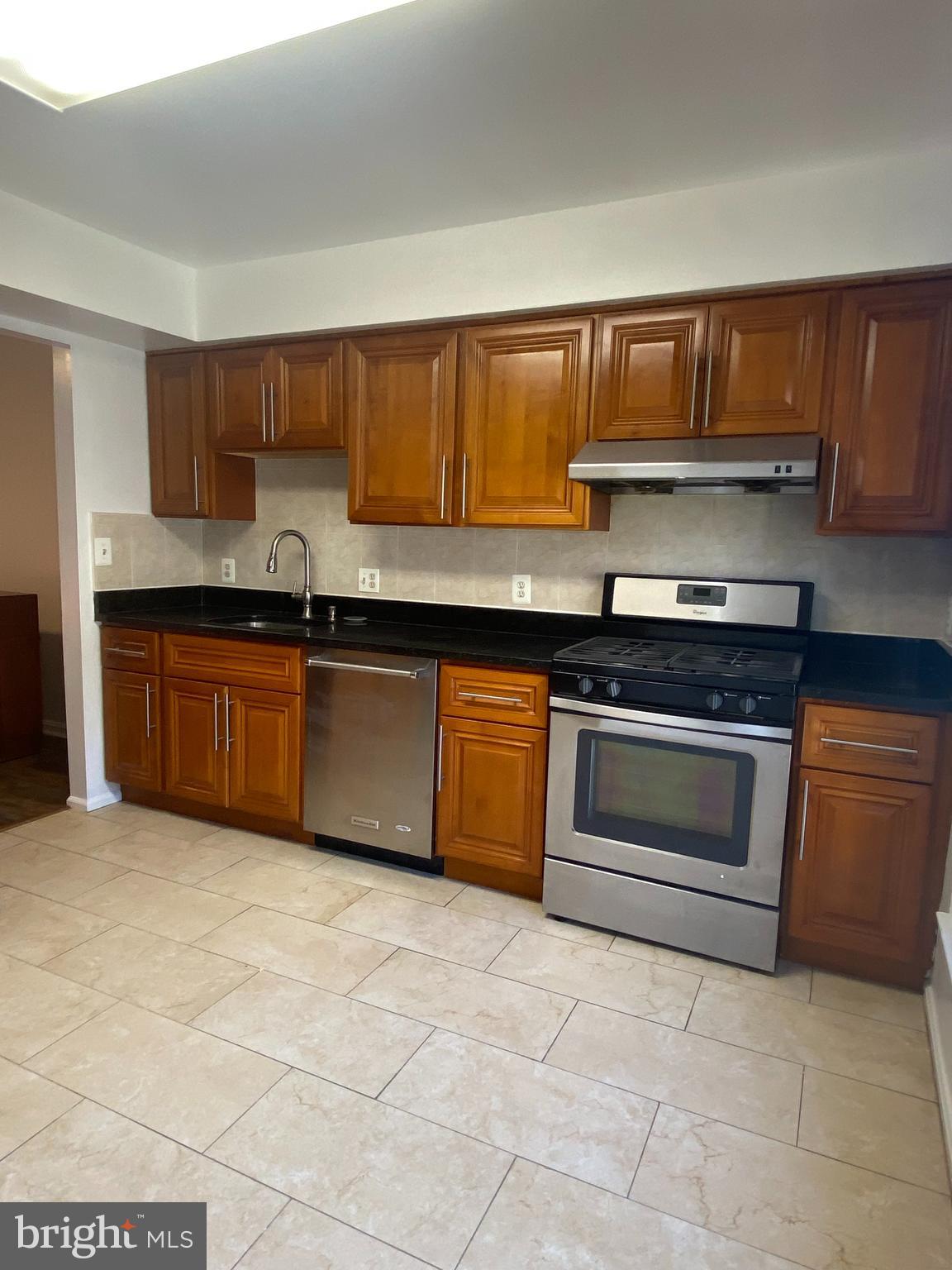 LAYHILL SQUARE - Residential Lease