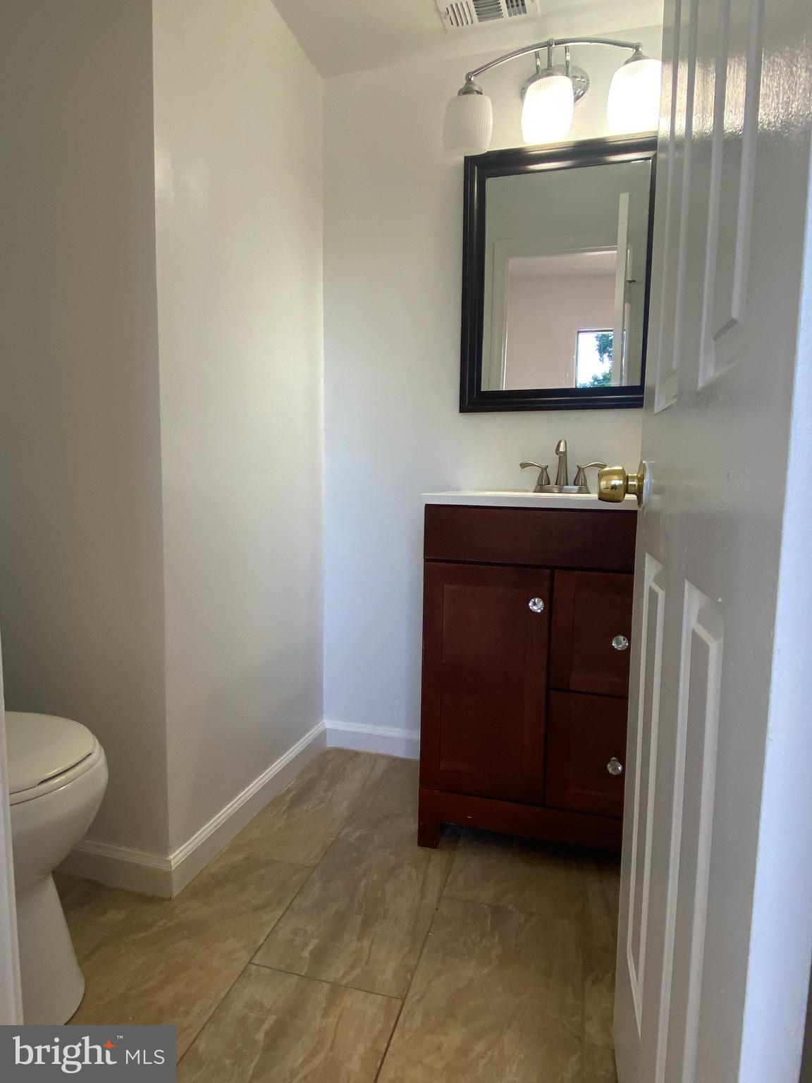 LAYHILL SQUARE - Residential Lease