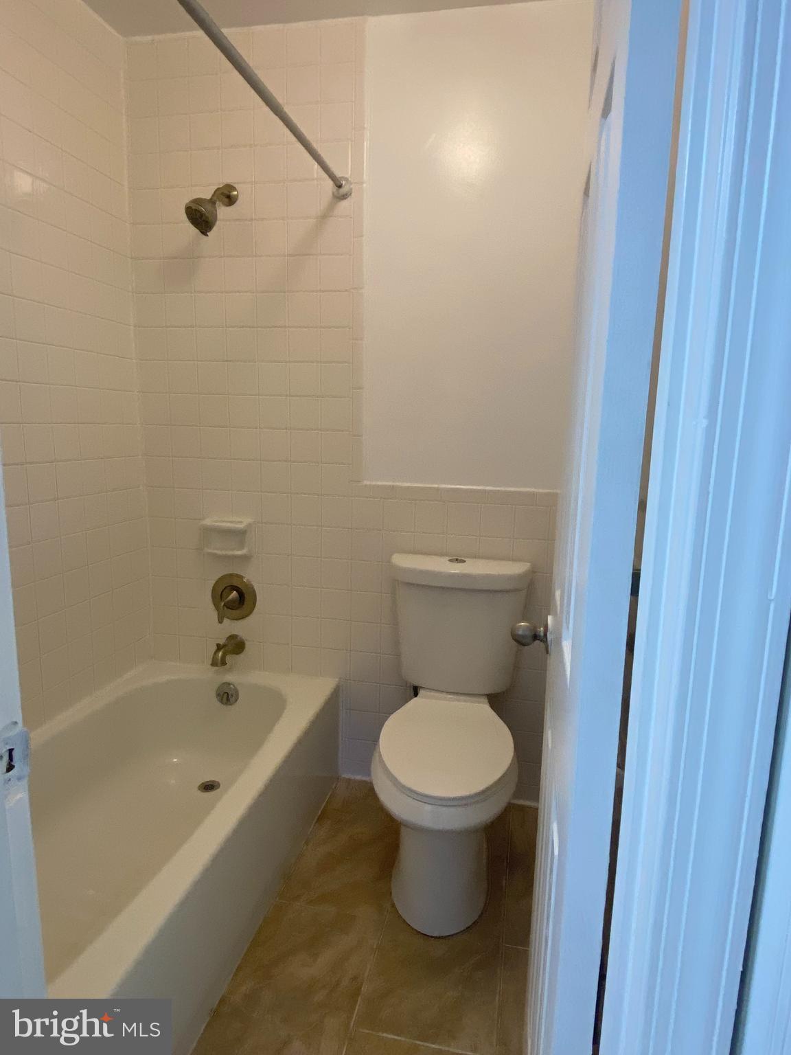 LAYHILL SQUARE - Residential Lease