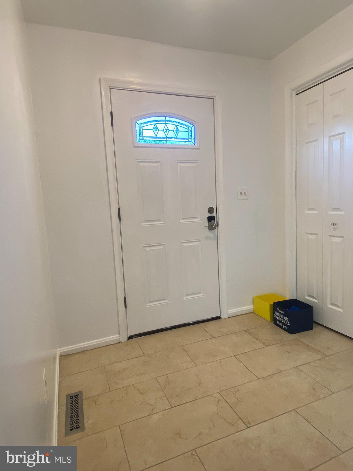 LAYHILL SQUARE - Residential Lease