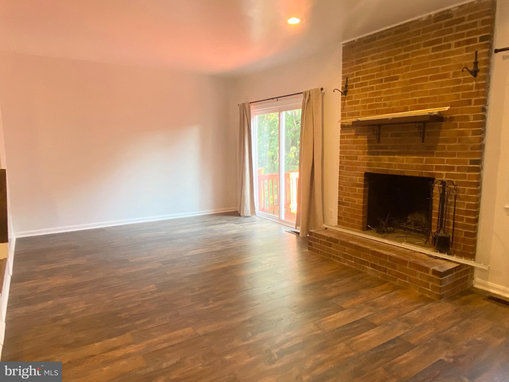 LAYHILL SQUARE - Residential Lease