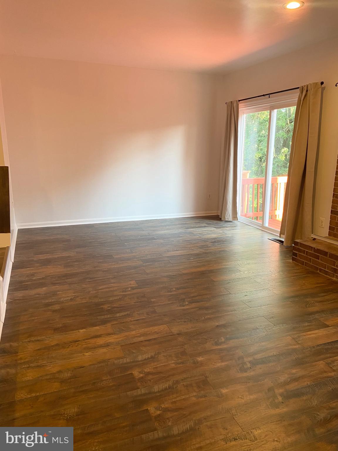 LAYHILL SQUARE - Residential Lease