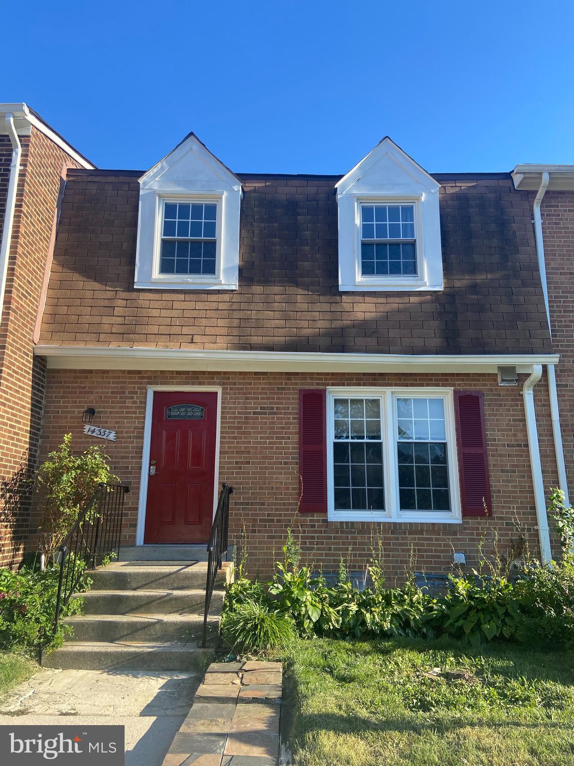 LAYHILL SQUARE - Residential Lease